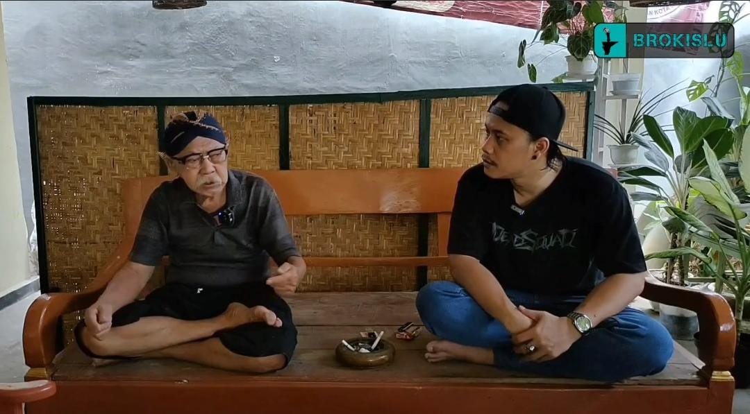 Mbah Wujud dalam Podcast Asal-Usul Kota Blitar bersama BROKISLU