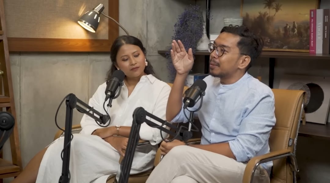 Melawan arus kebodohan dengan kecerdasan emosional DI PODCAST COACH ANEZ BERSAMA AXEL CHRISTIAN