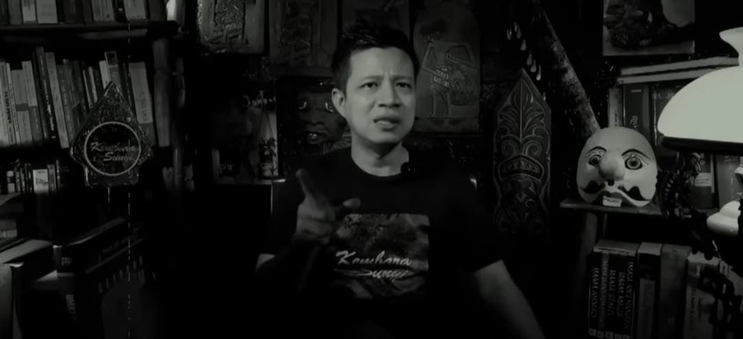 Bayang Truk Penolong: Kendaraan Gaib di Malam Mencekam