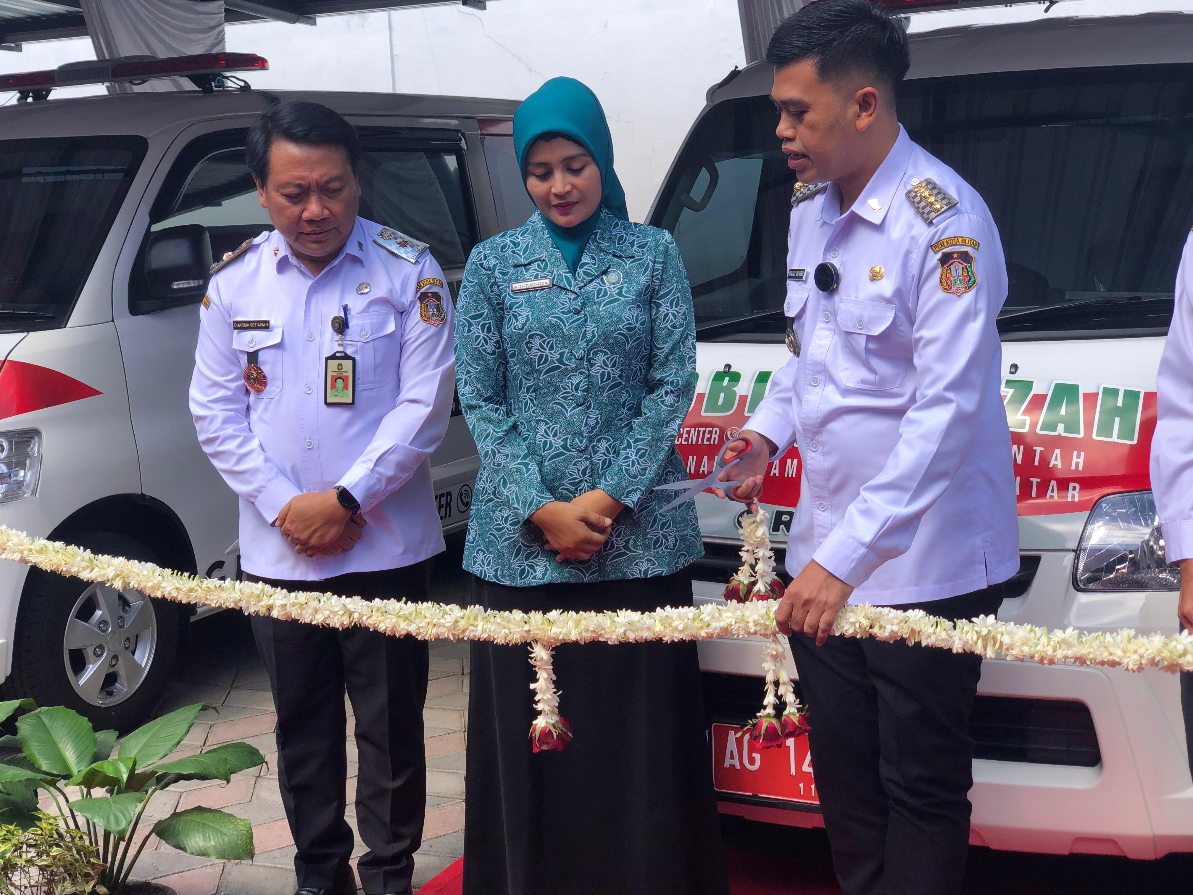 PEDULI: Wali Kota Blitar, Syauqul Muhibbin meresmikan layanan mobil jenazah gratis, Rabu (9/7/2025).