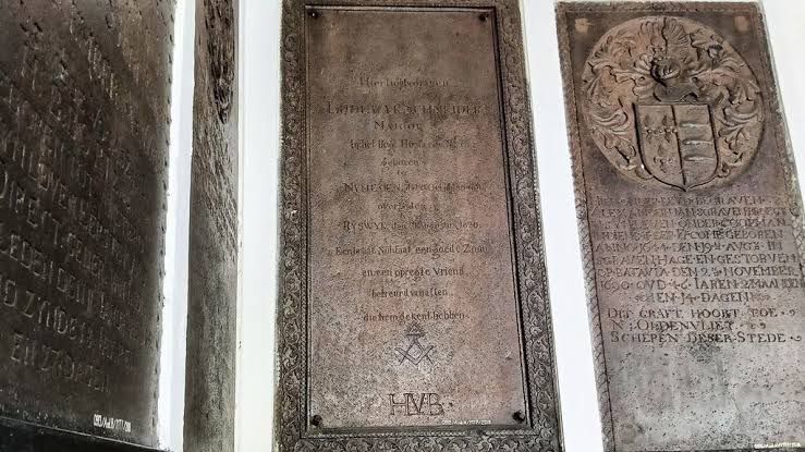 Makam W. Smith dan Simbol Latin Misterius: Jejak Tersembunyi di Perkebunan Karanganyar Blitar