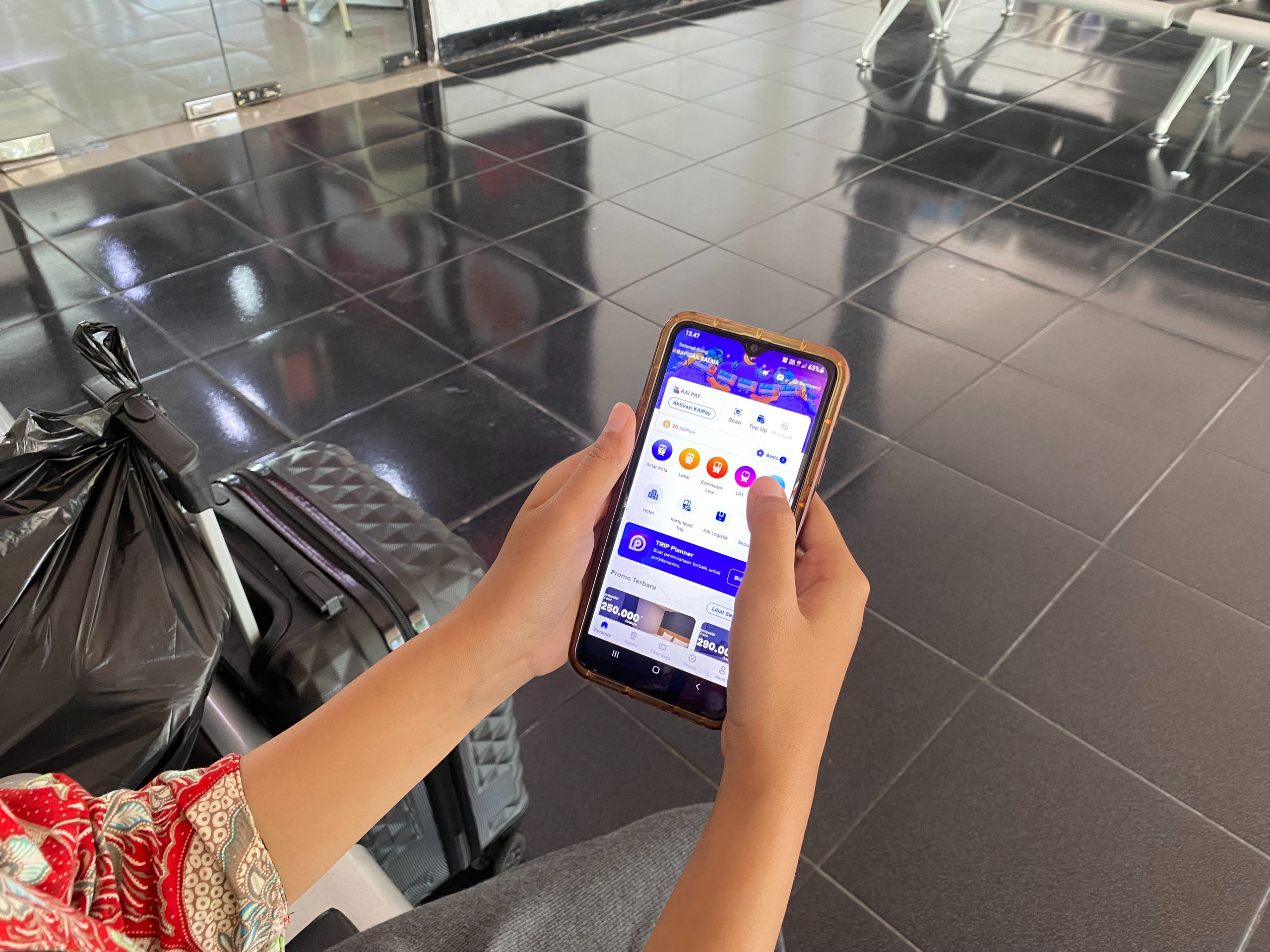 MAKIN MUDAH: Pemesanan tiket KA Jarak jauh bisa dilakukan 30 menit sebelum jadwal keberangkatan.