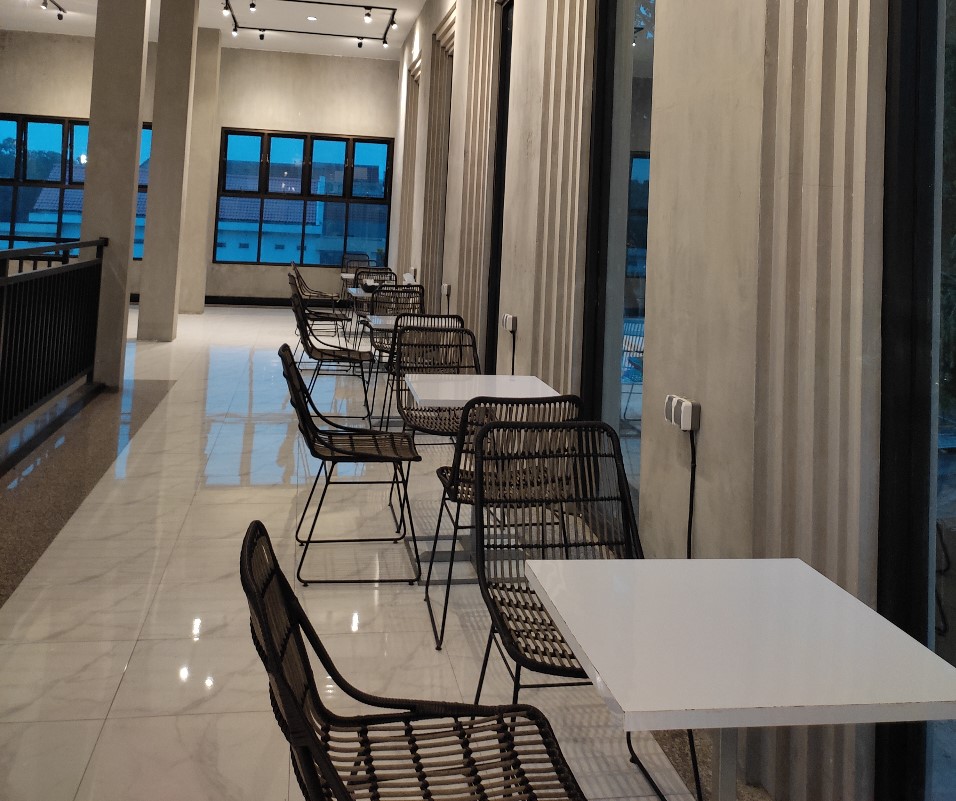 CAFE MODERATE BLITAR