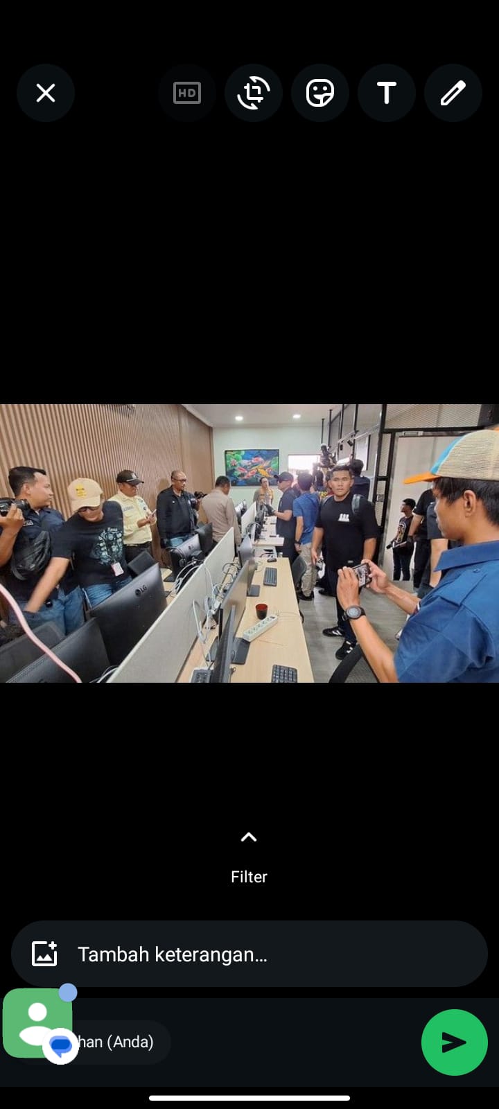 Dunia judi online tidak hanya bicara tentang taruhan, menang-kalah, atau angka-angka keberuntungan. Lewat pengakuan eksklusif seorang mantan bandar yang dihadirkan Podcast Sembilan.