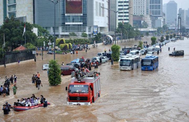 BMKG hari ini kembali mengingatkan masyarakat pesisir agar siaga menghadapi potensi banjir rob yang diprediksi melanda sejumlah wilayah di Indonesia.