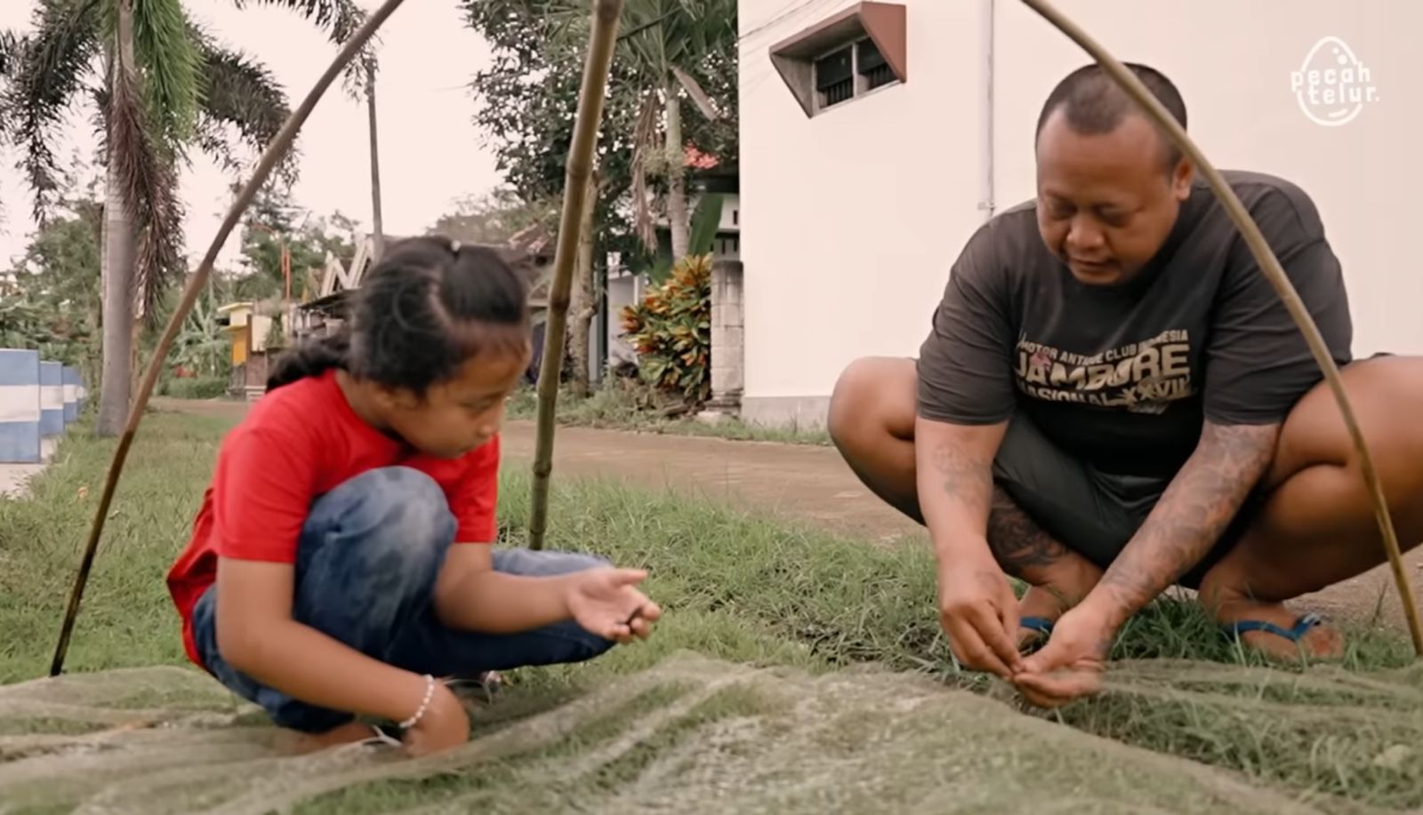 Lahir Tanpa Ibu, Dibesarkan Sendiri: Perjuangan Seorang Ayah Muda yang Menyentuh Hati