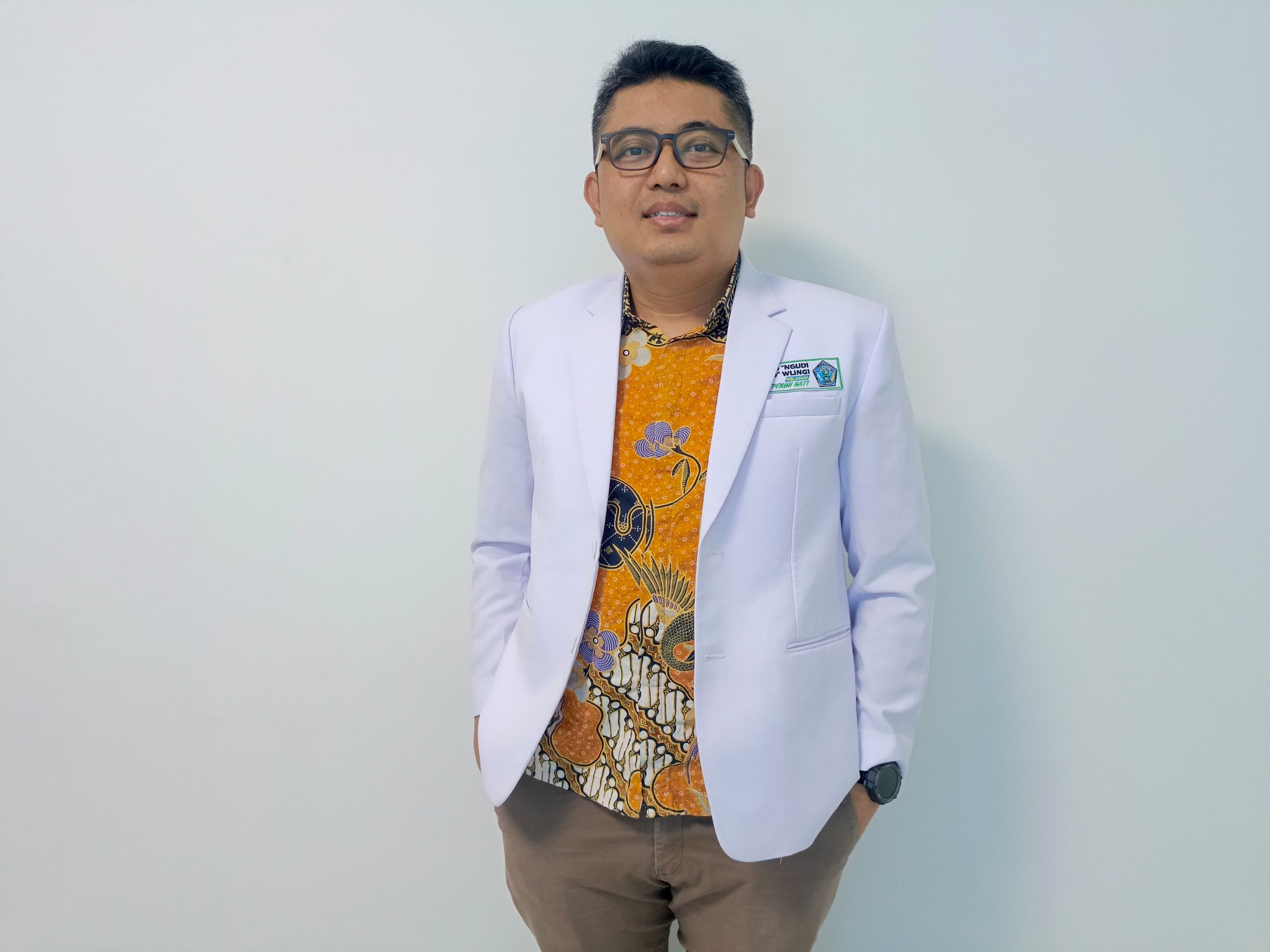 HARUS BIJAK: dr Ariefian Erlangga Sp THT-BKL dari Klinik THT RSUD Ngudi Waluyo Wlingi.