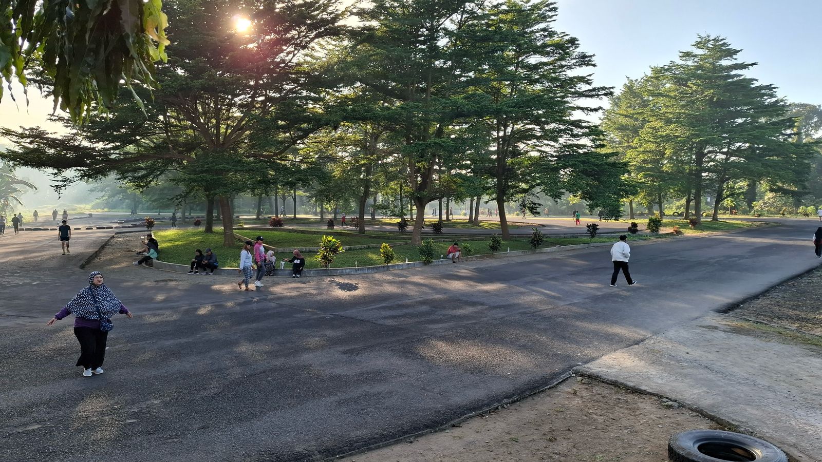 ASRI: Masyarakat memanfaatkan Sirkuit Sentul untuk berolahraga atau jogging setiap pagi dan sore hari.