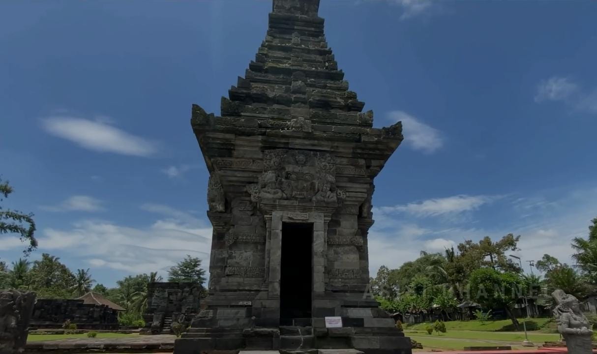 Tantra, Naga, dan Raja: Makna Tersembunyi di Balik Relief Candi Penataran