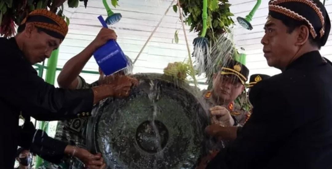 Dari Nyai Partasuta ke Raden Ronggo: Estafet Penjaga Gong Kyai Pradah Sepanjang Zaman