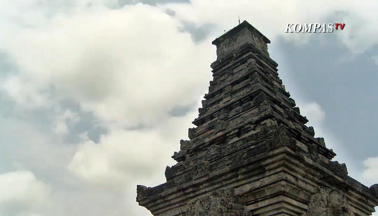 Tak sekadar bangunan kuno, Candi Penataran di Blitar menyimpan banyak simbol yang sarat makna spiritual dan filosofis. Dari Arca Ganesha, Relief Surya Majapahit, hingga Prasasti Pala, tiap elemen di