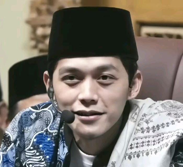 Mengaku Hanya Orang Biasa, Gus Iqdam Ungkap Alasan Mau Memantaskan Diri