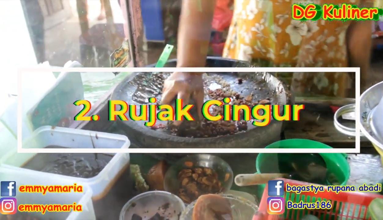 Moncong sapi rebus berpadu dengan sayuran segar dan bumbu petis yang khas. Kombinasi rasa manis, pedas, dan tekstur kenyal yang unik.