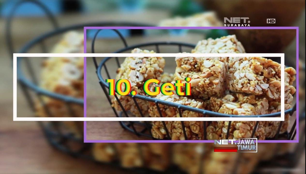 Terbuat dari kacang dan gula merah, mirip dodol tapi lebih kenyal. Taburan wijennya bikin makin legit dan harum.
