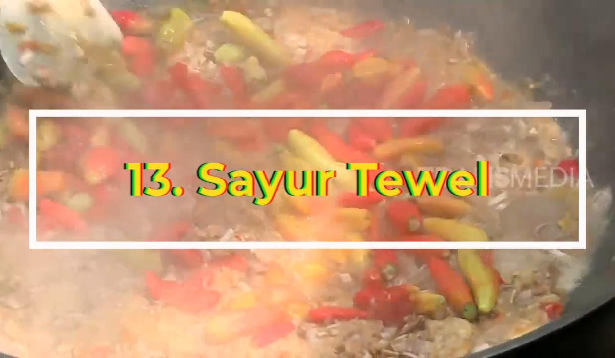 Sayur nangka muda berkuah santan pedas. Rasanya gurih dan cocok banget dimakan bareng nasi jagung atau nasi putih biasa.