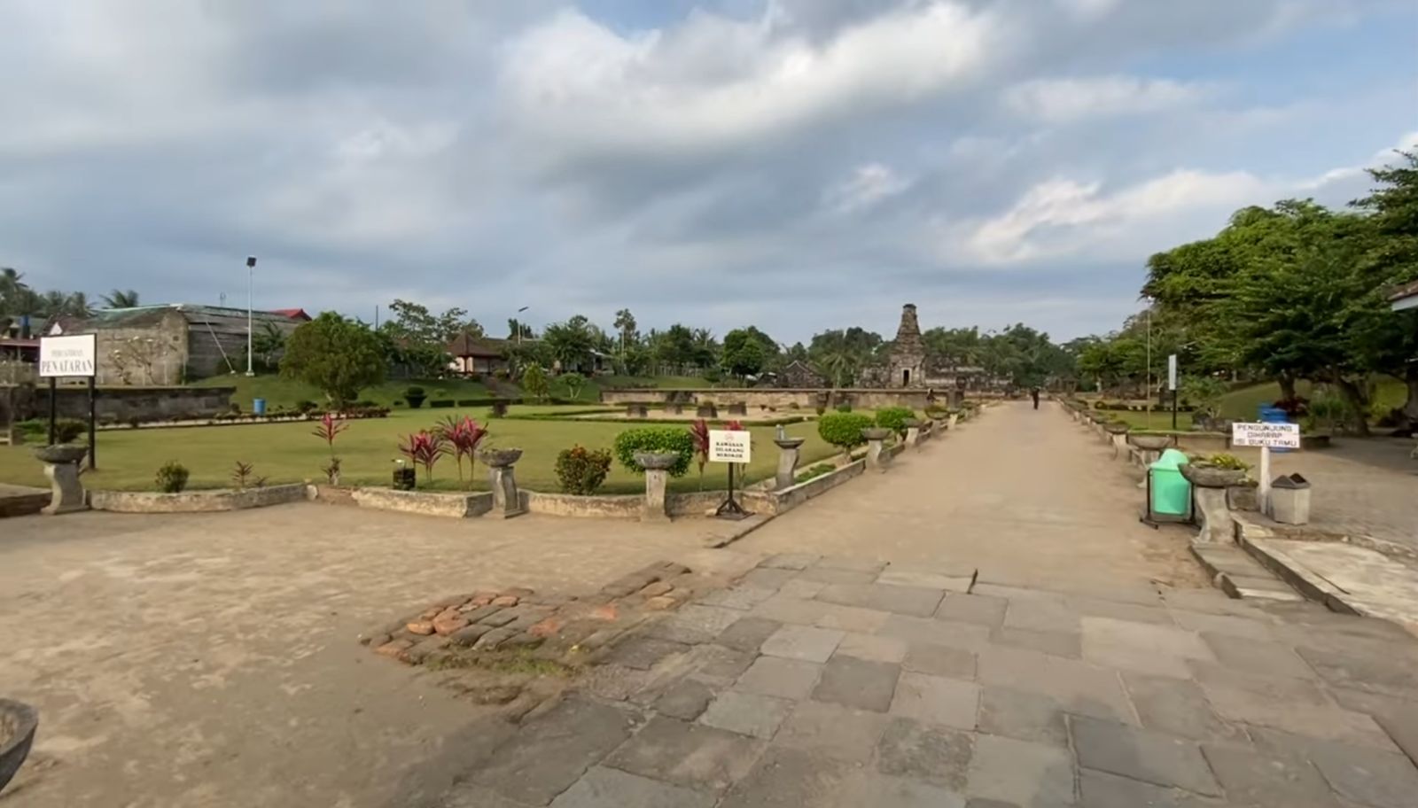 Dari Kediri ke Majapahit: Jejak Kekuasaan dalam Kompleks Candi Penataran Terluas di Jawa Timur