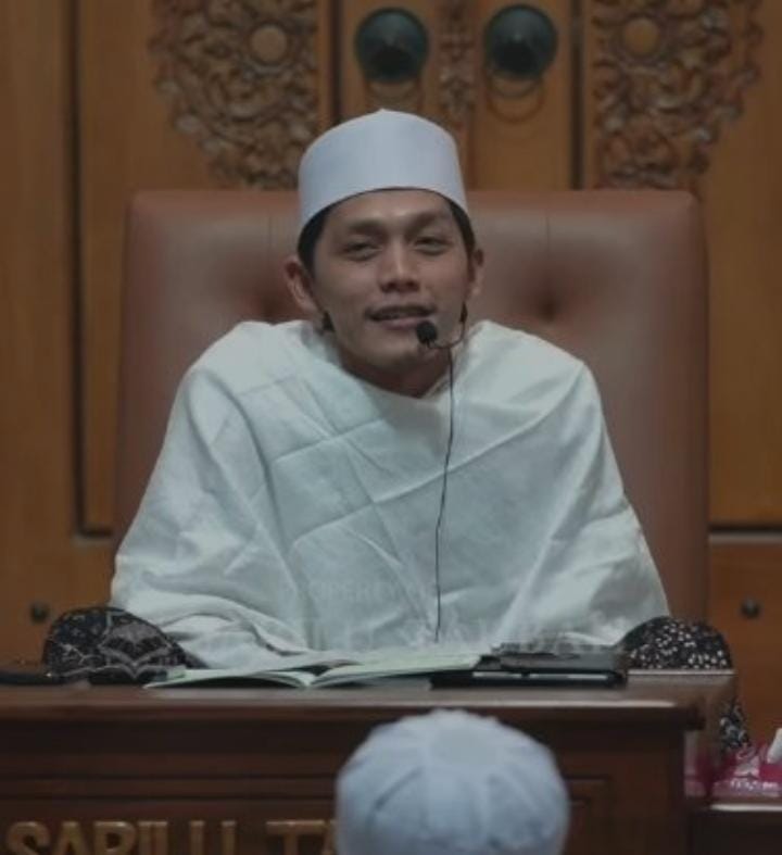 Paling Nakal dan Nggak Berprestasi, Gus Iqdam Sempat Jadi &lsquo;Aib&rsquo; Keluarga Hafiz: Sekarang Jadi Panutan!