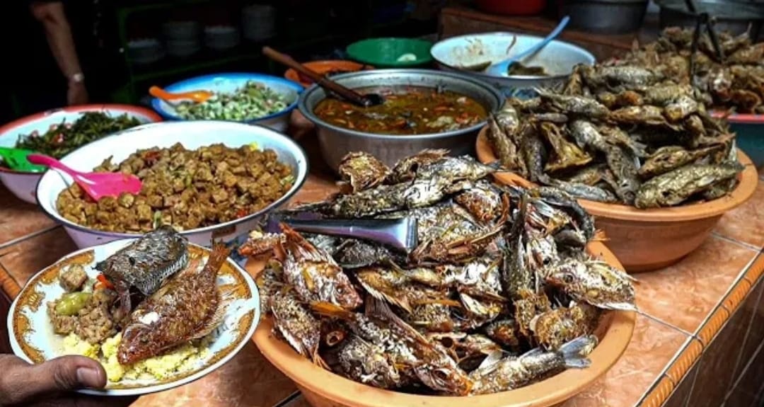 Warung Makti, Warung Tradisional Blitar dengan Menu Nasi Jagung dan Sayur Lengkap yang Bikin Kangen Kampung