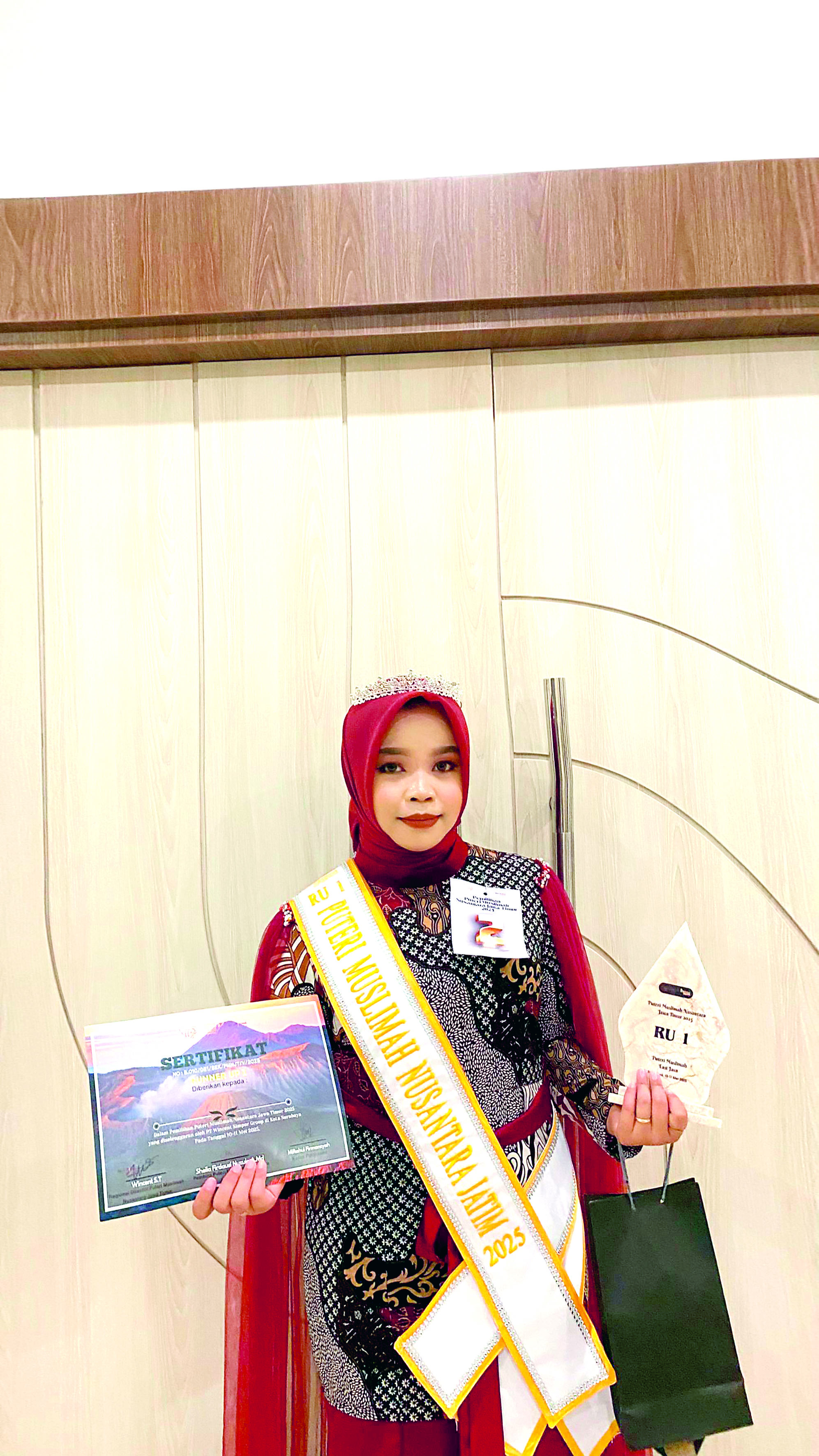 BERBAKAT: Aisyafa Eka Ramdhana sukses menyabet Runner-up Putri Muslimah Jatim 2025.