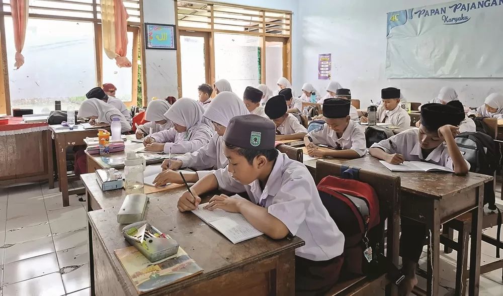 Utamakan Kualitas Daripada Kuantitas, Saatnya Berinvestasi Pada Tenaga Pendidik Untuk Melahirkan Generasi Unggul