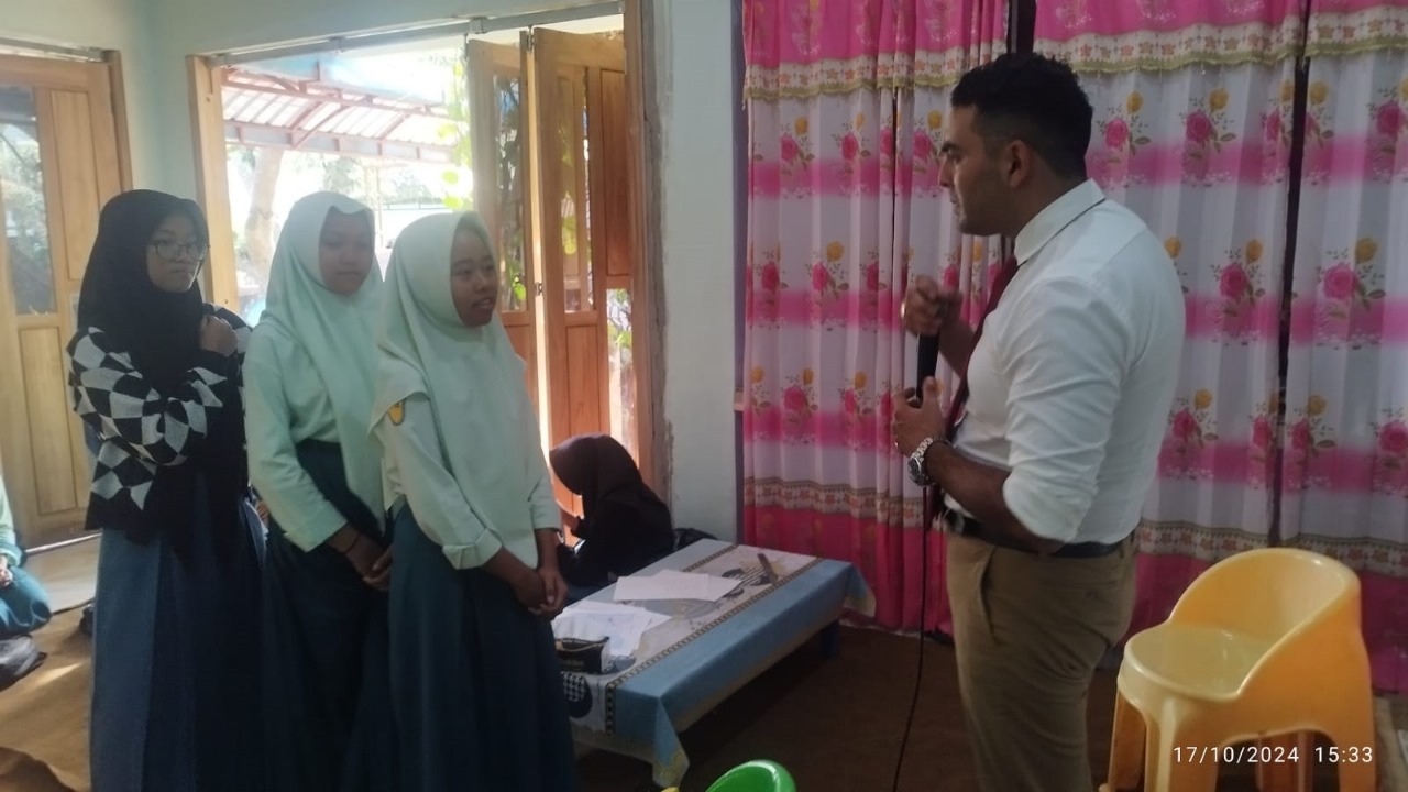 Siswa di MTsN 7 Blitar Diajak Praktik Berbahasa Inggris Langsung dari Penutur Wargaa Inggris, Ini Keseruannya