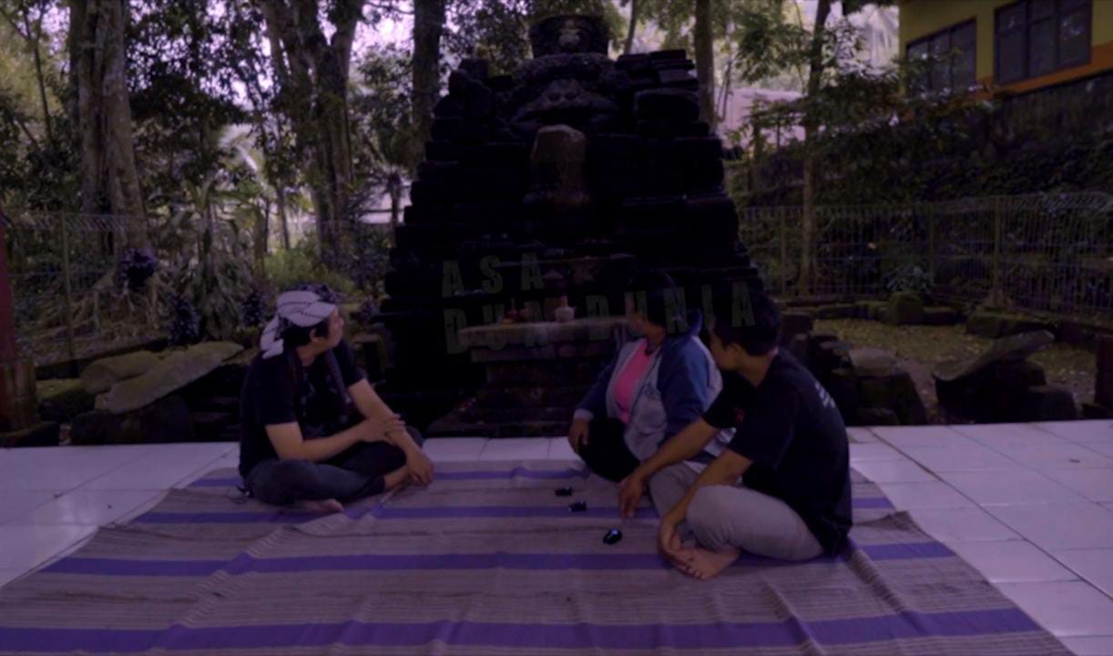 Rambut Monte di Kabupaten Blitar dikenal sebagai salah satu situs bersejarah sekaligus wisata spiritual. Tidak hanya telaga dan mitos ikan dewa, kawasan ini juga menyimpan jejak penting
