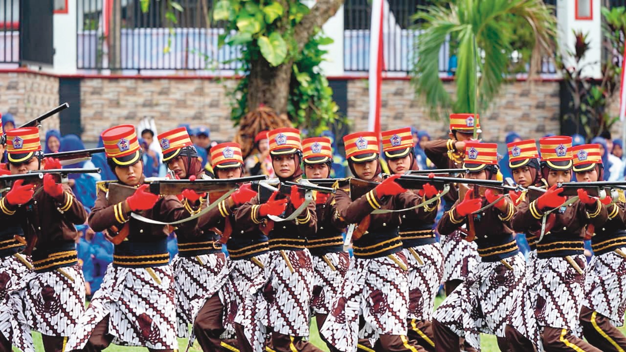 Semangat Siswa SMAN 1 Talun Ikuti Lomba Gerak Jalan: Tanamkan Pendidikan Karakter dan Mental Kuat