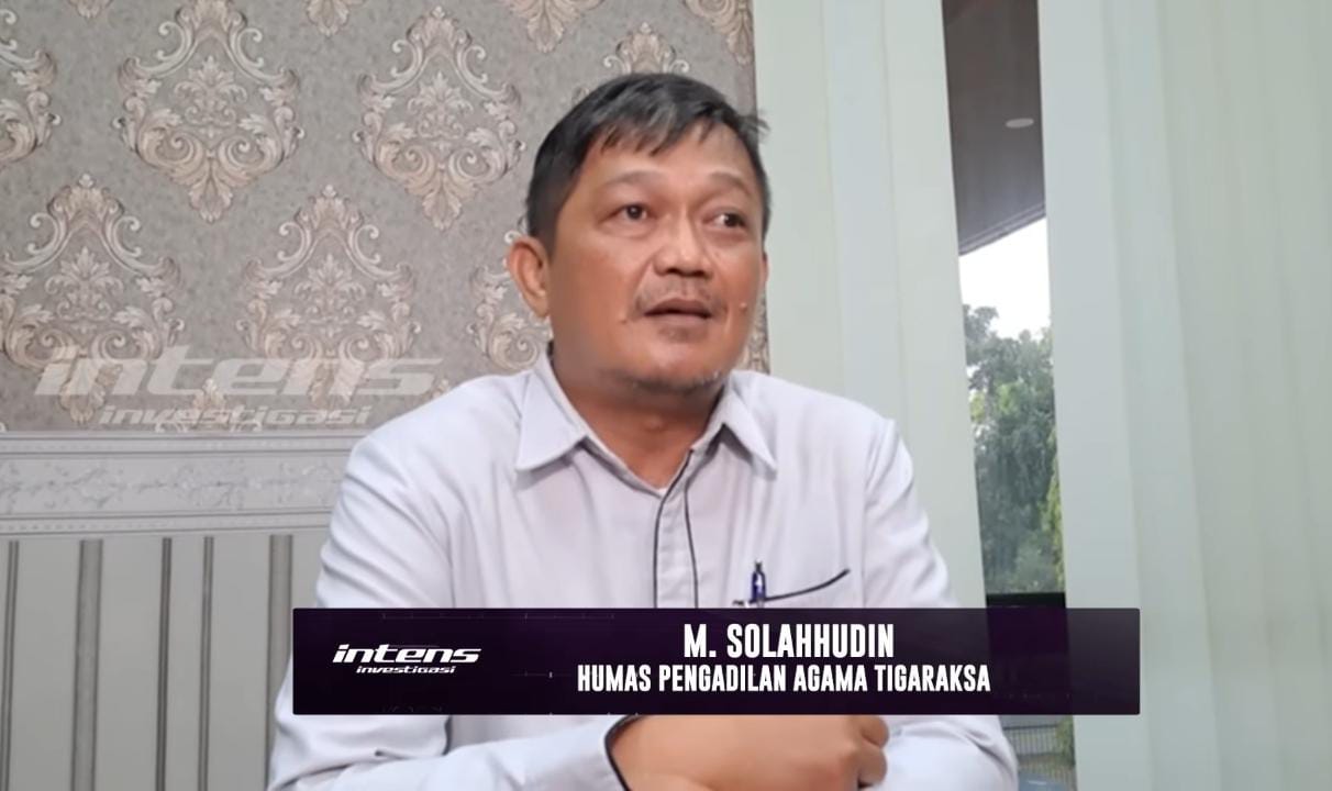 Perceraian ini diputus hanya dalam dua kali sidang. Namun yang menarik, baik Arhan maupun Azizah sama sekali tidak pernah hadir dalam persidangan.