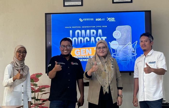 Para dewan juri foto bersama usai penilaian Lomba Podcast Gen Z.