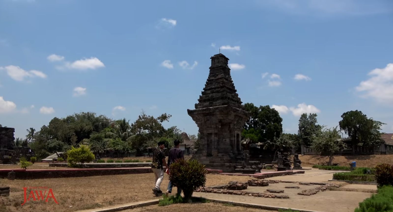 Kompleks Candi Terluas di Jawa Timur: Jelajah 13.000 m&sup2; Keagungan Candi Penataran