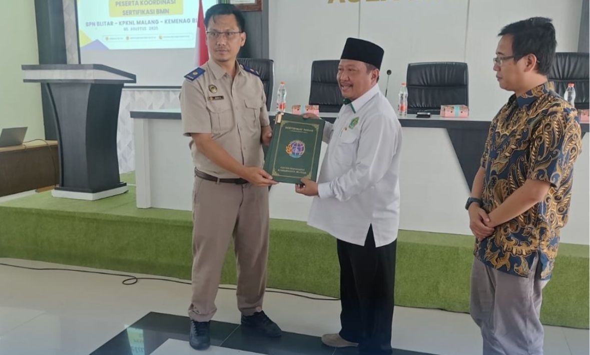 Sinergi Kementerian ATR/BPN dan Kemenag, 11 Bidang Tanah Aset Negara di Blitar Resmi Bersertipikat