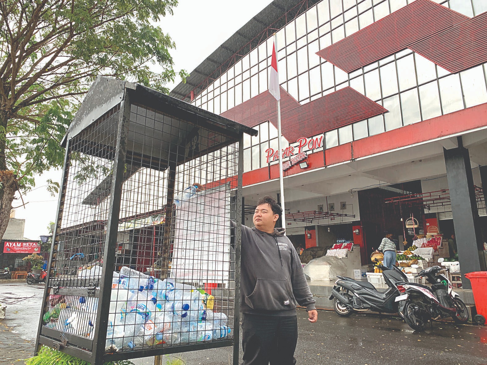 Mudahkan Pemilahan Sampai Plastik di Kota Blitar, DLH Fasilitasi Tempat Sampah Khusus di Pasar Tradisional