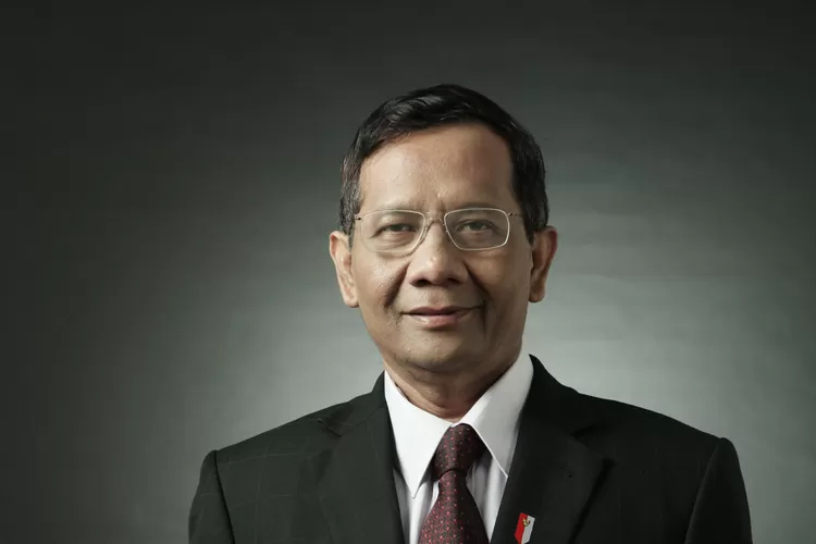 Mahfud MD menegaskan bahwa pembubaran DPR berbahaya bagi demokrasi