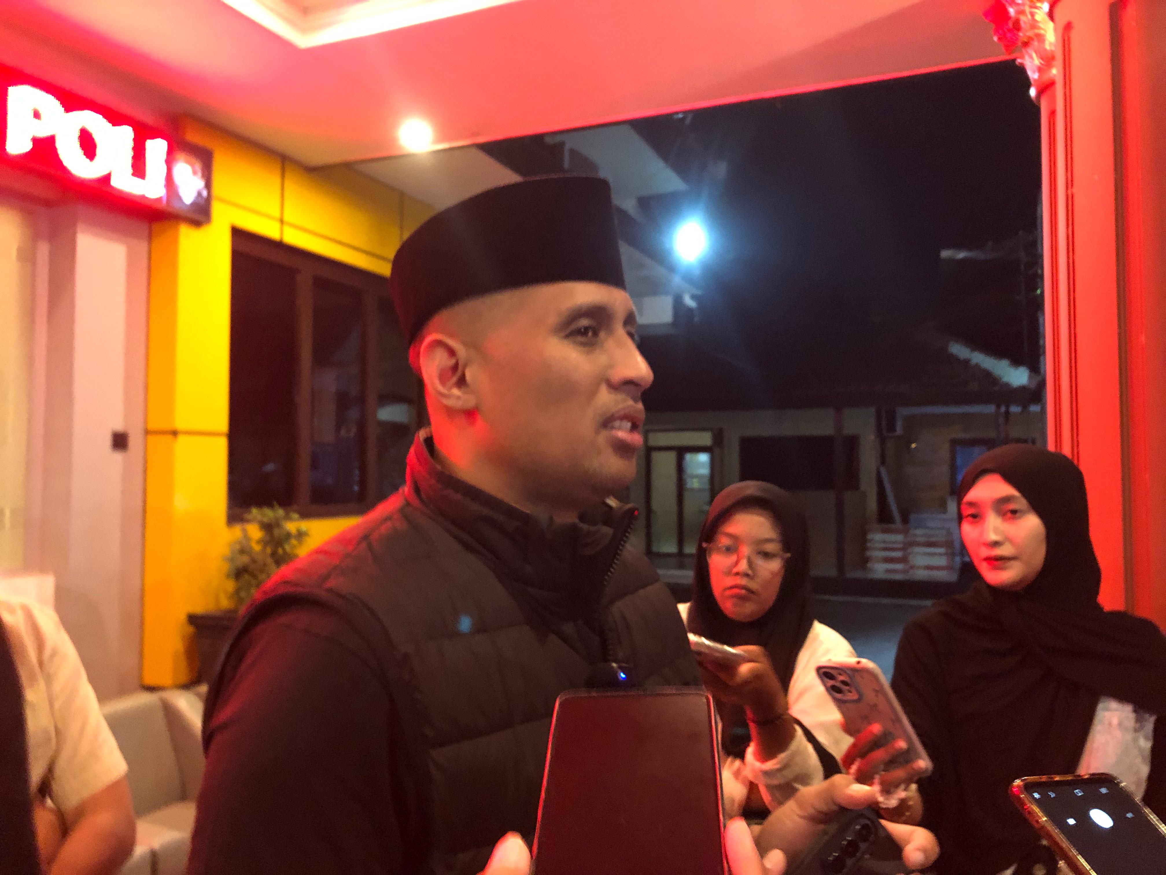 Kopolres Blitar Kota, AKBP Titus Yudho Uly memberikan keterangan kepada awak media terkait pengungkapan ladang ganja di Gandusari Blitar, Selasa (2/9/2025).