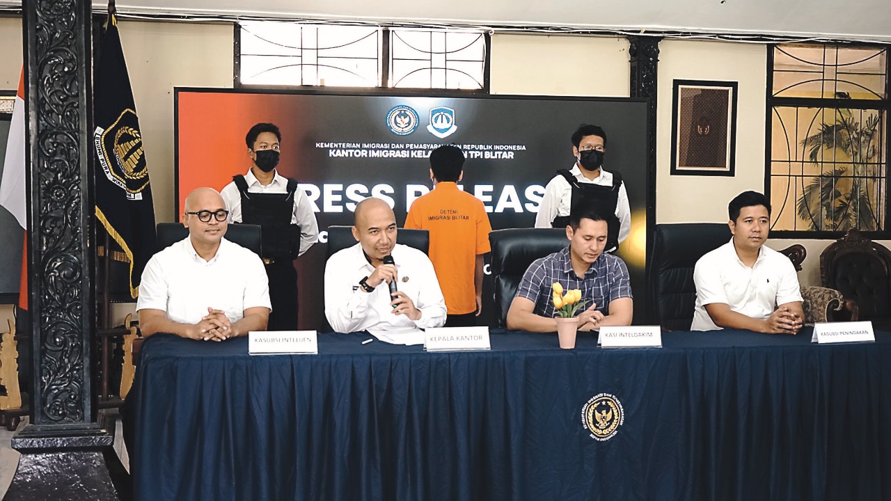 Tak Kantongi Dokumen, WNA Malaysia Dideportasi