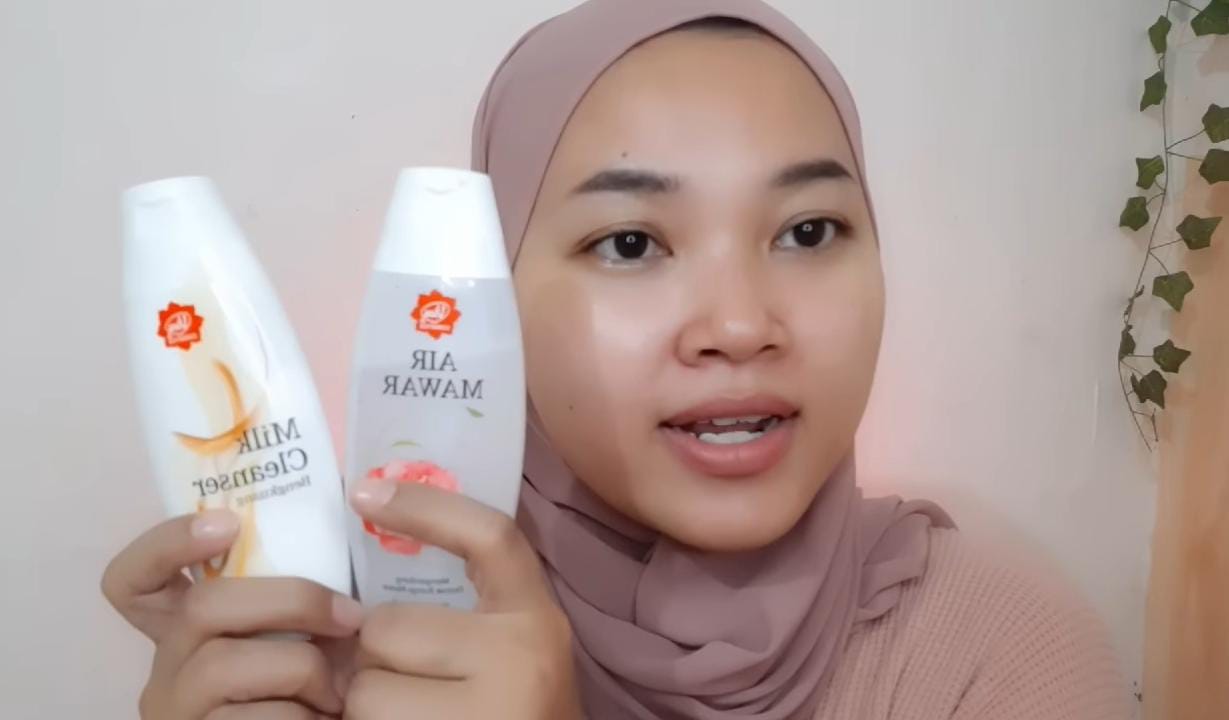 Rahasia Kulit Bebas Komedo, Begini Cara Pakai Viva Micellar dan Air Mawar yang Benar
