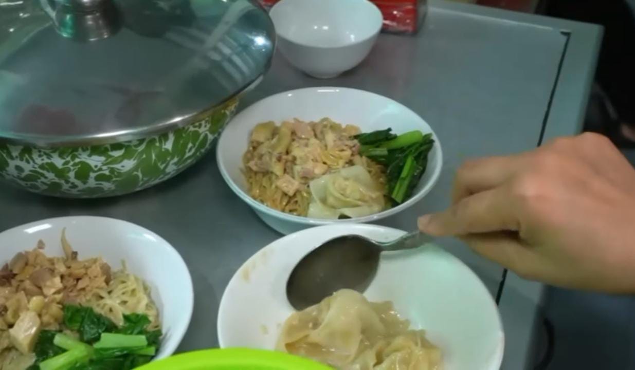 Mie Ayam Nyonya Wong, Sarapan Favorit di Gandaria yang Ramai Pagi Hari