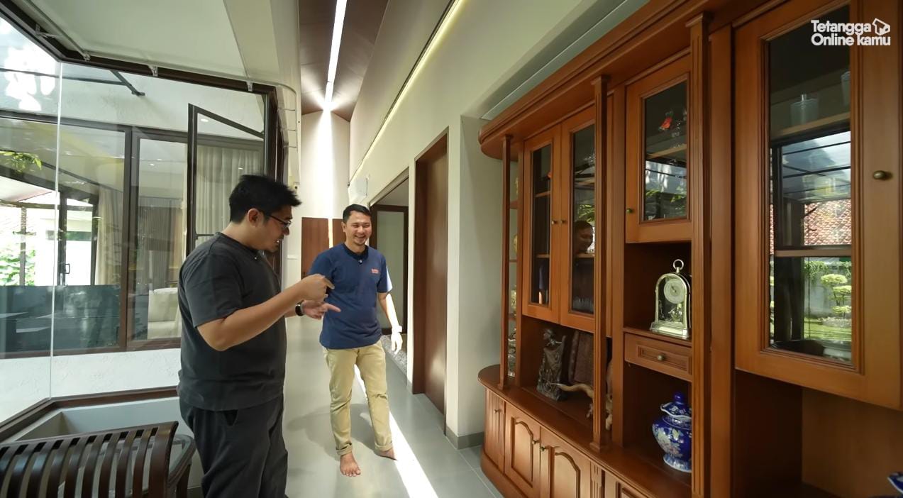 Inner Courtyard Jadi Jantung Rumah Rimbun Cirebon Karya Studio Nadi