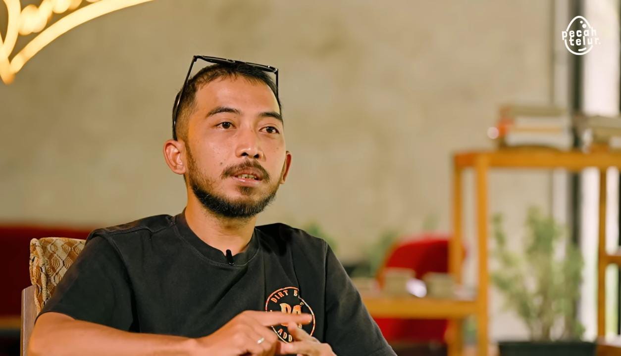 Owner Kafe Blitar Akui Pernah Salahkan Tuhan: &lsquo;Lebih Baik Mujanya Setan&rsquo;