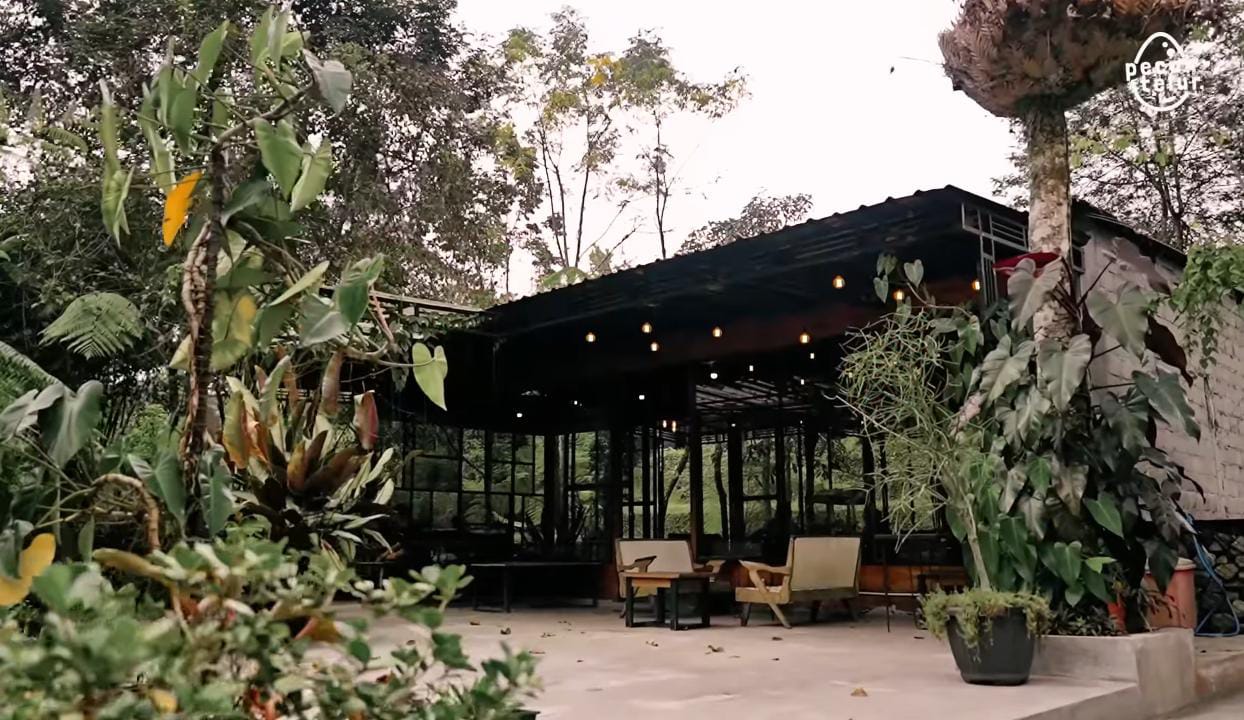 Sempat Viral! Kafe di Tengah Hutan Blitar Ini Pernah Waiting List 15 Meja Sehari