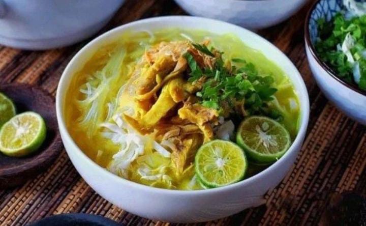 Resep Soto Ayam Ceker Ini Lagi Viral, Kuah Segar Gurih Bikin Ketagihan!