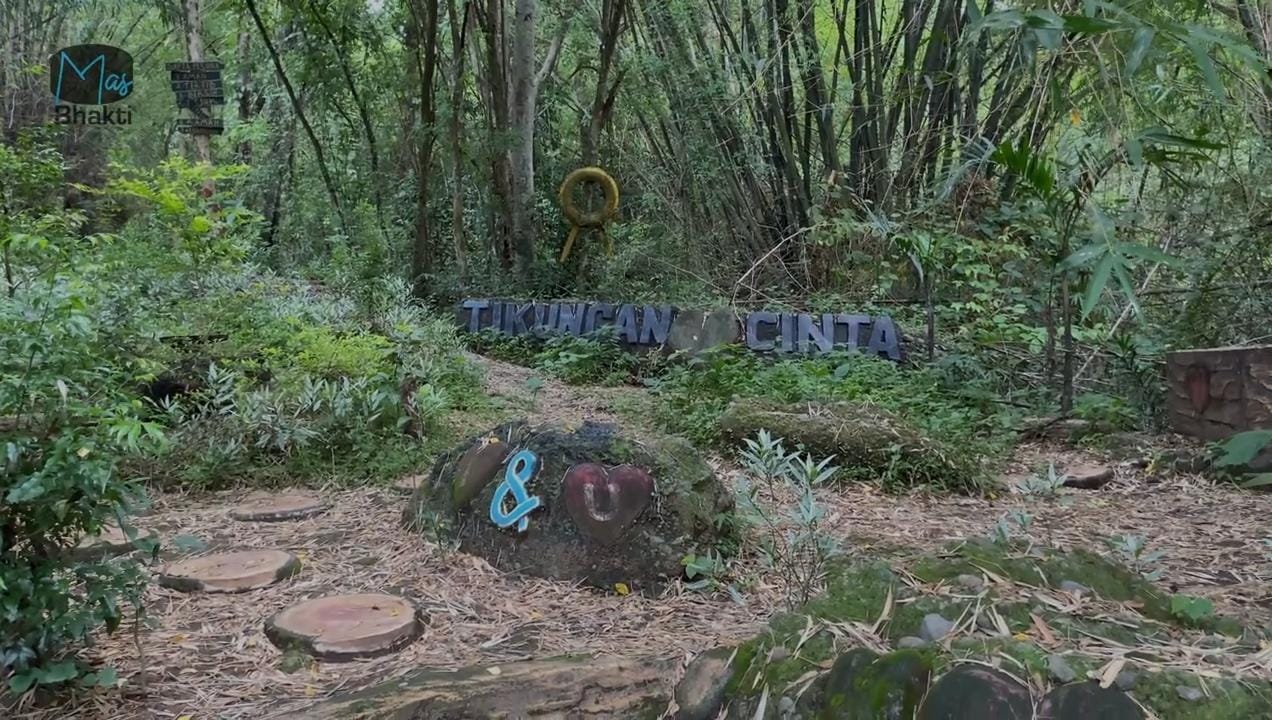 Terungkap! Jejak Majapahit Tersembunyi di Gunung Pegat Blitar, Ada Arca hingga Batu Bata Kuno