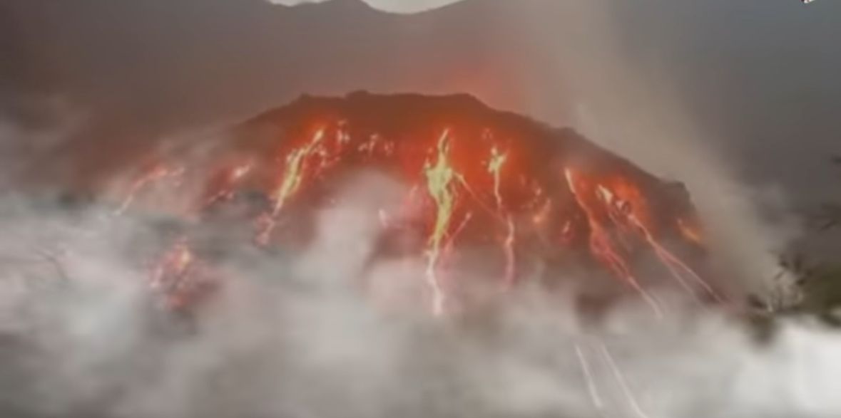 Tradisi Ritual Suro Gunung Kelud: Cara Warga Blitar dan Kediri Menolak Kutukan Lembu Suro
