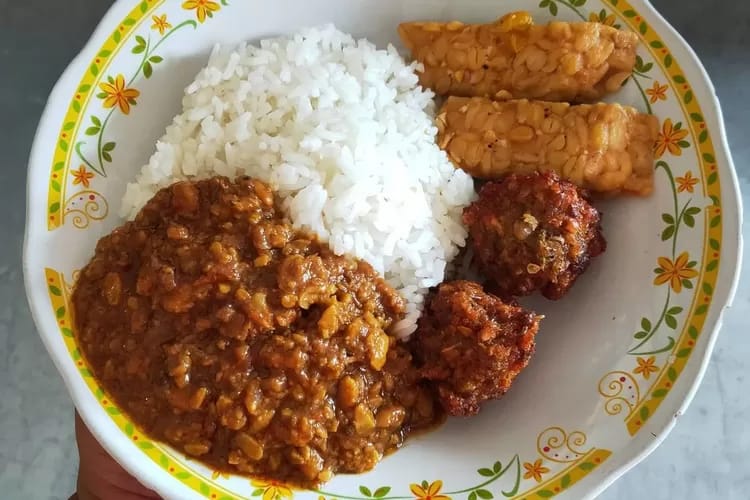 Sego Lento dan Sambal Wader, Makanan Sederhana yang Selalu Bikin Rindu Kampung Halaman