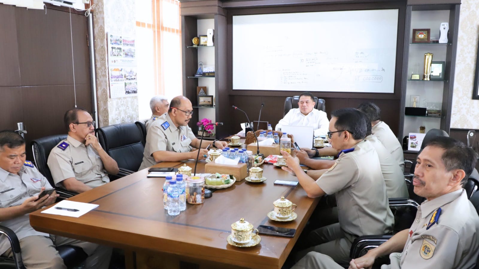 Kakanwil BPN Jatim Evaluasi Tunggakan Pelayanan, Target Penyelesaian Dikebut Jelang Akhir Tahun