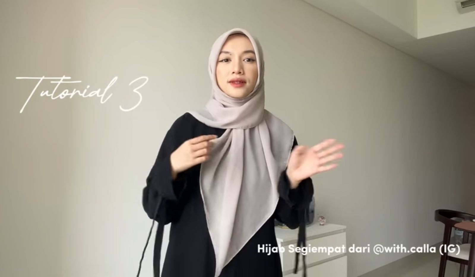 8 Tutorial Hijab Segi Empat Elegan dengan Bros untuk Tampil Cantik di Lebaran