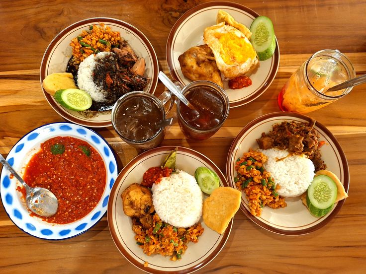 Berani Coba? Sego Sambel Cak Uud Malang, Pedasnya Bikin Nagih!