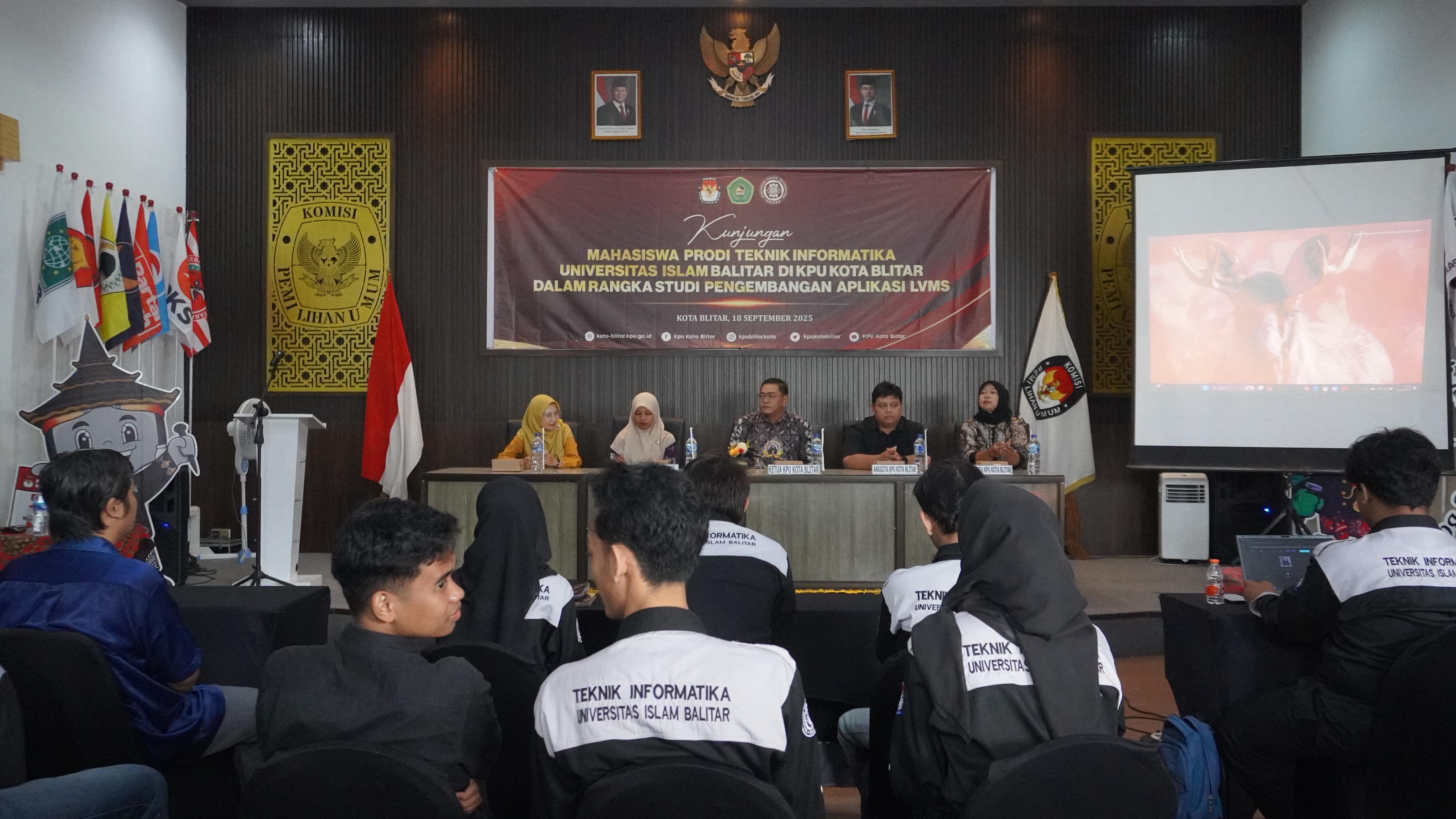 INOVATIF: Mahasiswa UNISBA mengikuti studi perbandingan dalam rangka pengembangan aplikasi e-voting.