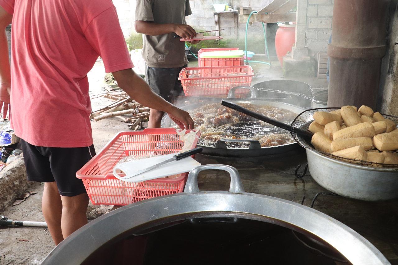 Usaha Tahu Goreng Petis Warga Blitar Ini Sukses Terbang hingga Pasar Hongkong, Begini Ceritanya