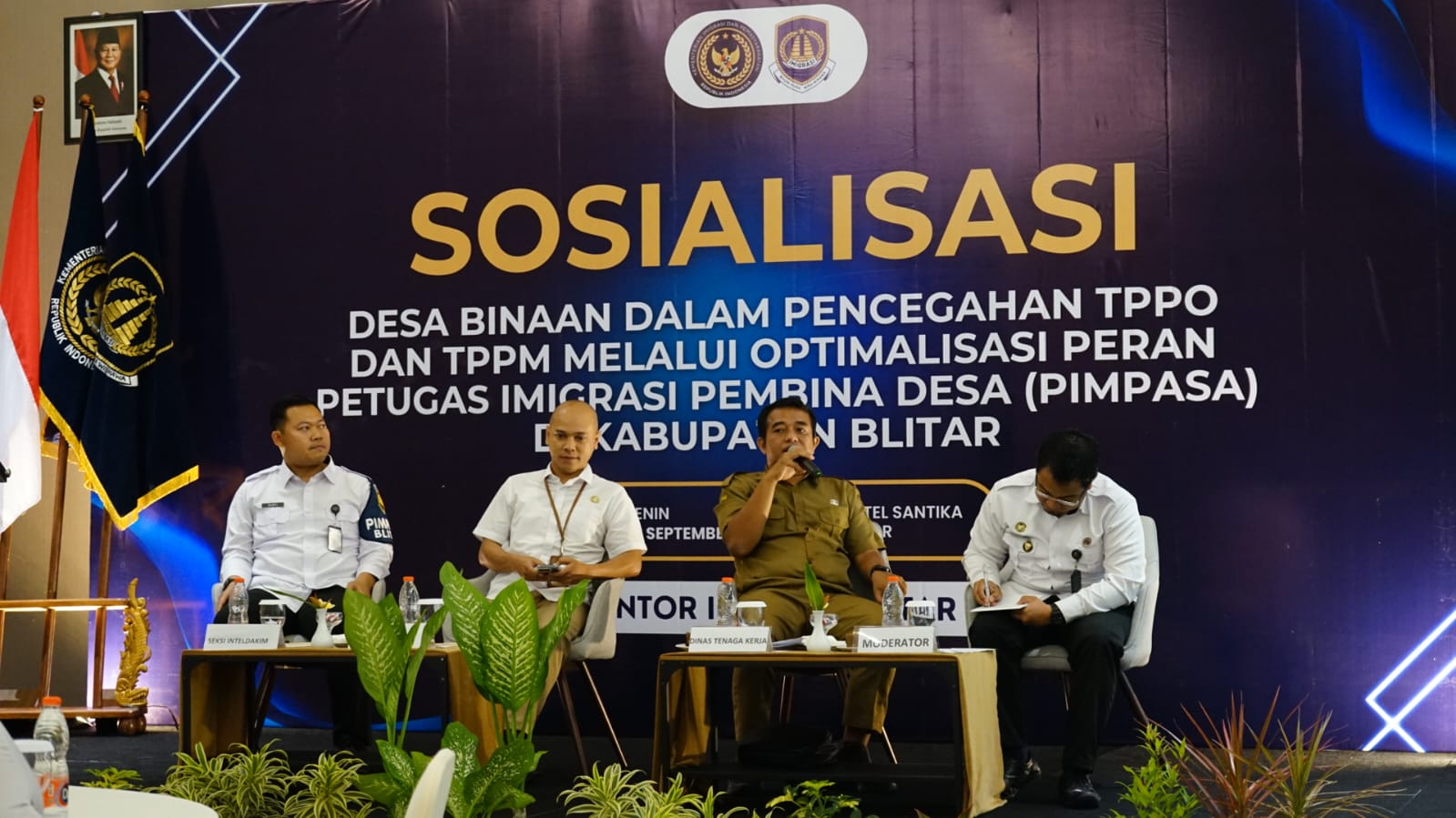 Pencegahan : Para pemateri yang ada dalam sosialisasi desa binaan dalam pengahaan TPPO dan TPPM, yang diselenggarakan Kantor Imigrasi Blitar.